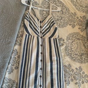 Universal Thread dress with pockets